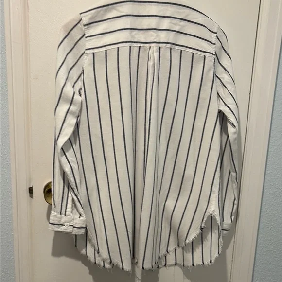 Thread & Supply White and Blue Button Down Shirt - Picture 6 of 8